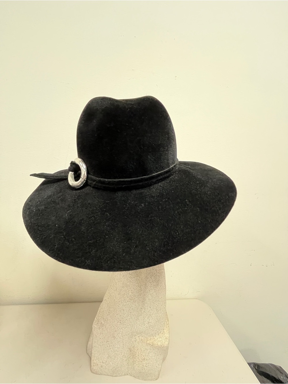 betmar Bloomingdale’s Black Wide-Brim Hat with Silver Buckle so soft vintage
